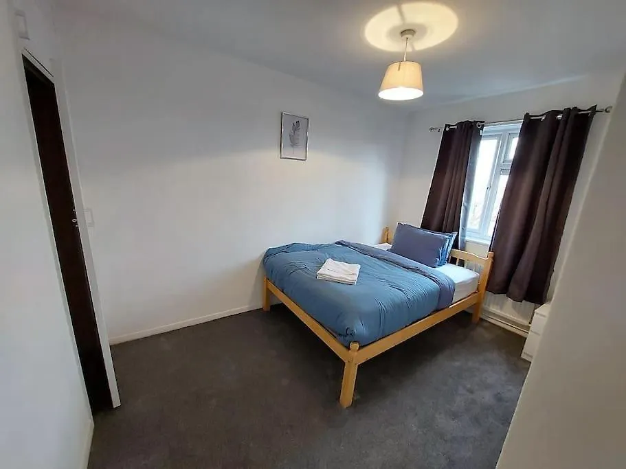 3 Bedroom Flat In Hoxton London