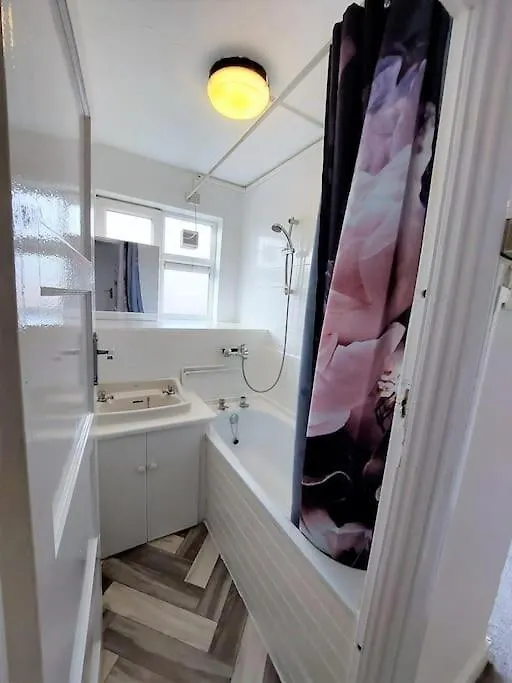3 Bedroom Flat In Hoxton London
