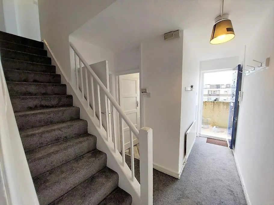 3 Bedroom Flat In Hoxton London